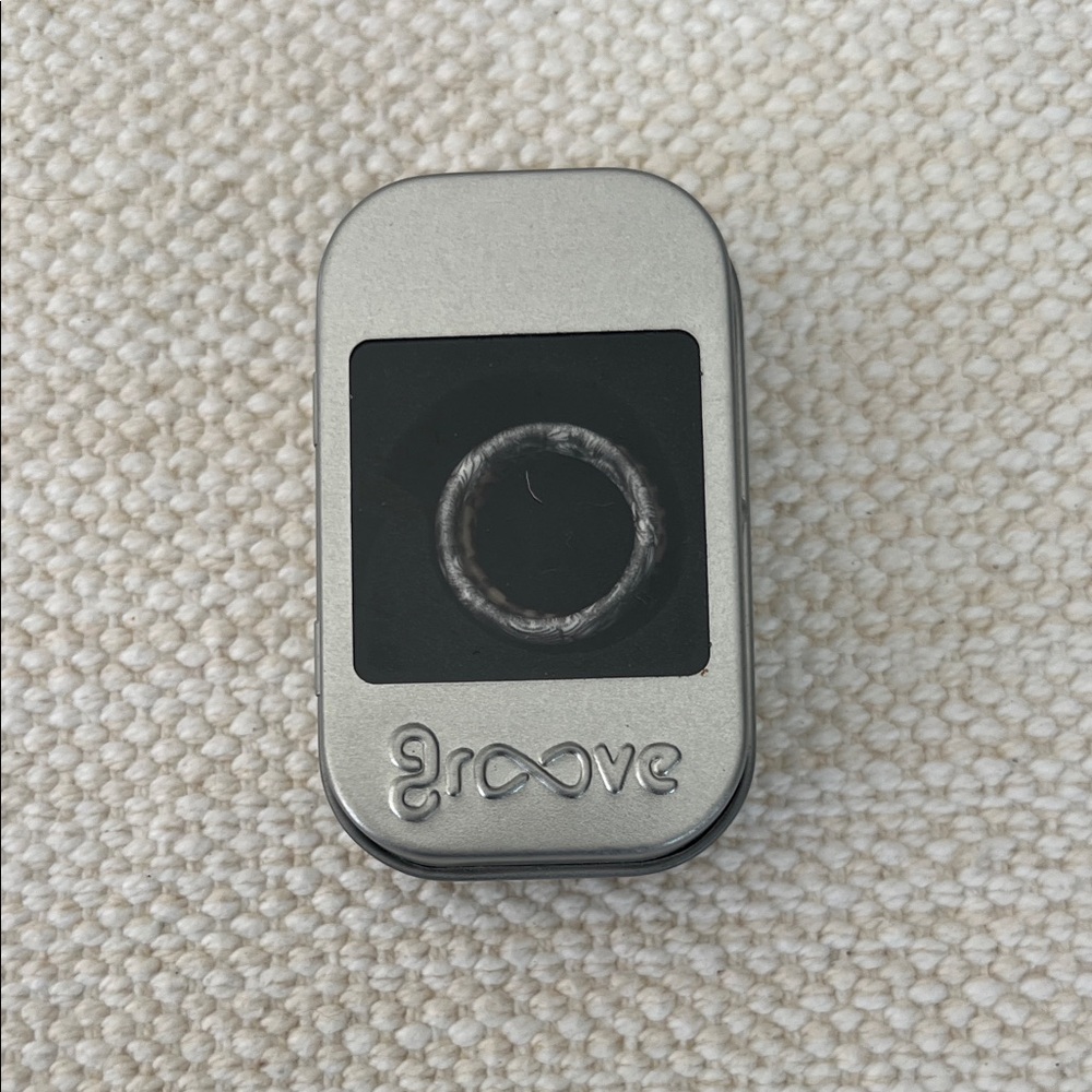 Groove Life Women's Silicon  Infinity Ring
